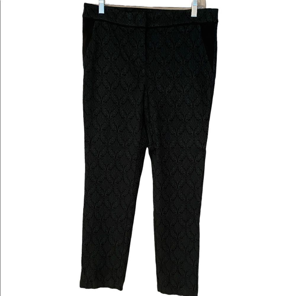 Roz & Ali Woman’s Textured Print Slim Leg Pant